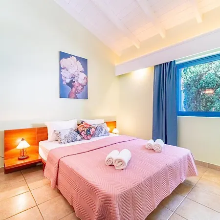 Blue Lagoon Apartment *